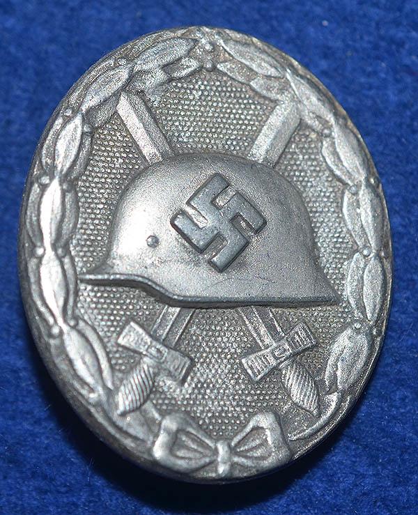GERMAN WW2 WOUND BADE IN SILVER.