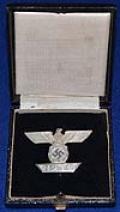 CASED BAR TO THE IRON CROSS 1ST CLASS.