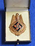 TENO HONOUR BADGE WITH PRESENTATION BOX WITH MATCHING ISSUE NUMBERS.