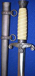 ARMY OFFICERS DAGGER 1935 MODEL BY HOLLER WITH PRESENTATION INSRIPTION TO OBLNT DURRD.