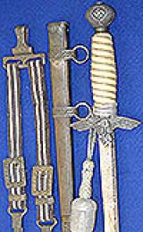 LUFTWAFFE 2ND MODEL OFFICERS DAGGER WITH ENGRAVED BLADE, VOOS STYLE.