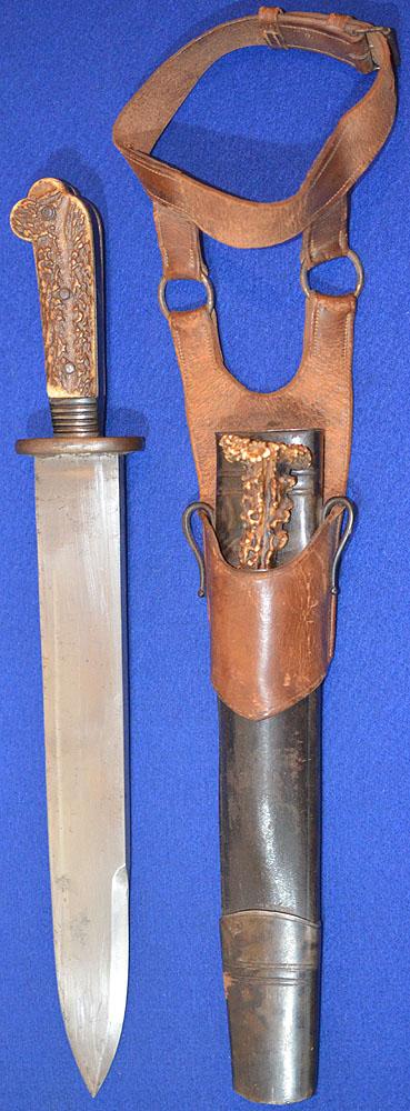 A MOST UNUSUAL PROBABLY UNIQUE GERMAN HUNTING DAGGER.
