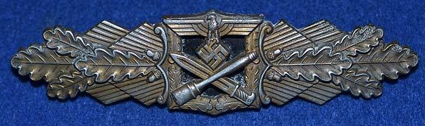 ARMY / WAFFEN SS CLOSE COMBAT BAR IN BRONZE.
