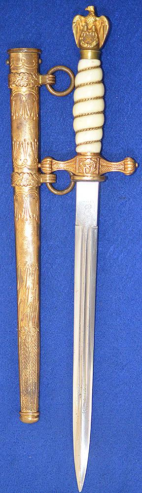 GERMAN WW2 NAVAL OFFICERS DAGGER 1938 MODEL BY WKC WITH SCARCE PLAIN BLADE.