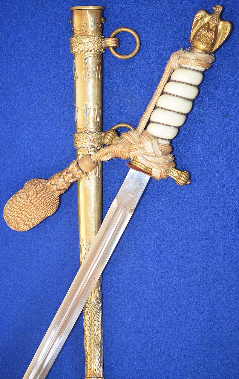 THIRD REICH NAVAL OFFICERS DAGGER 1938 MODEL WITH GOLD KNOT.