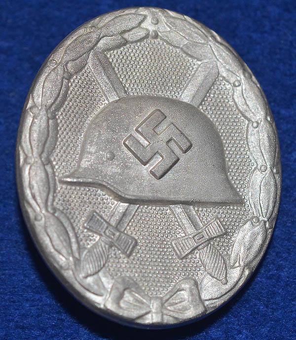 WOUND BADGE IN SILVER.