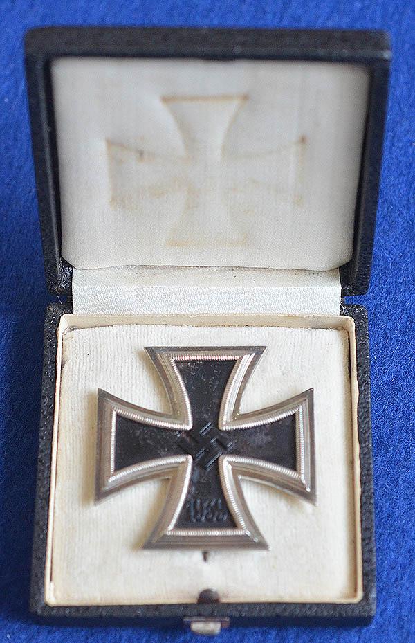 WW2 CASED IRON CROSS 1ST CLASS.