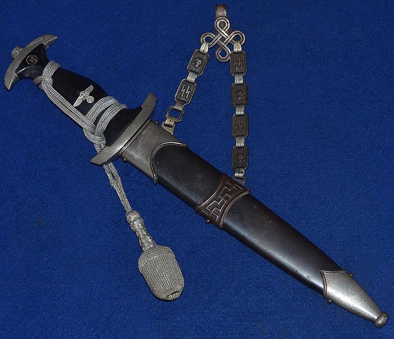 SS OFFICERS CHAINED DAGGER 1936 MODEL.