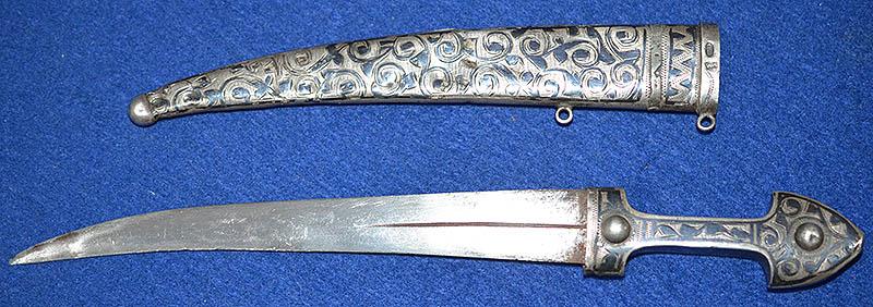 IMPERIAL RUSSIAN SILVER NIELLO DECORATED KINDJAL KNIFE AND SCABBARD.