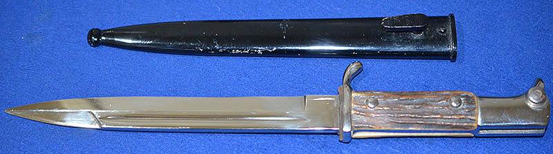 THIRD REICH SHORT MODEL NCO PARADE BAYONET, DELUX MODEL WITH STAGORN GRIP BY PACK, MINT EXAMPLE.