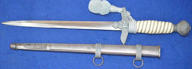 LUFTWAFFE OFFICERS DAGGER 1937 MODEL BY WKC COMPLETE WITH KNOT.