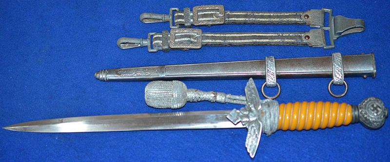 LUFTWAFFE OFFICERS DAGGER 1937 MODEL BY KLASS COMPLETE WITH STRAPS AND KNOT.