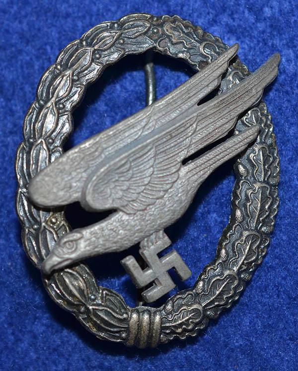 LUFTWAFFE PARATROOPERS BADGE BY ASSMANN.