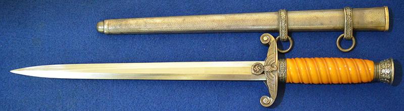 THIRD REICH ARMY OFFICERS DAGGER BY EICKHORN.