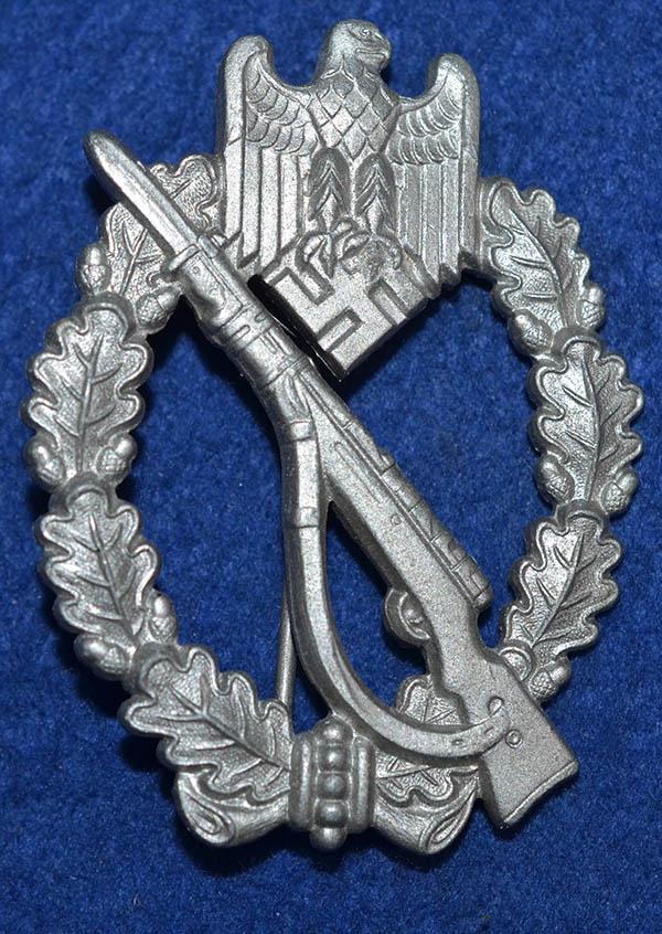 INFANTRY ASSAULT BADGE IN SILVER.