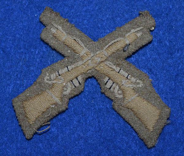 BRITISH WW2 MARKSMANSHIP BADGE.