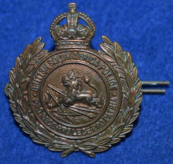 WW2 BRITISH SOUTH AFRICA POLICE CAP BADGE.