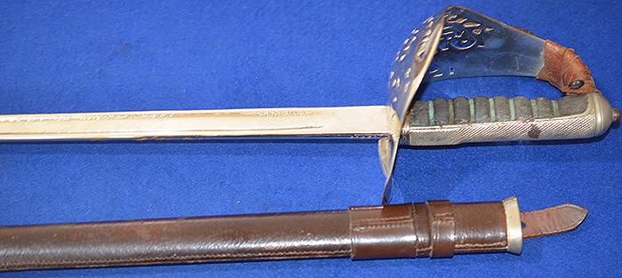 BRITISH WW1 PRESENTATION ARMY OFFICERS SWORD.