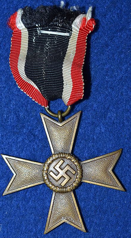 WAR SERVICE CROSS 2ND CLASS WITH OUT SWORDS.