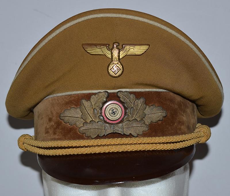 POLITICAL LEADERS KREISLEITERS PEAK CAP.