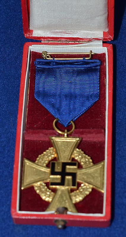 THIRD REICH 40 YEAR LONG SERVICE CROSS COMPLETE WITH BOX OF ISSUE.