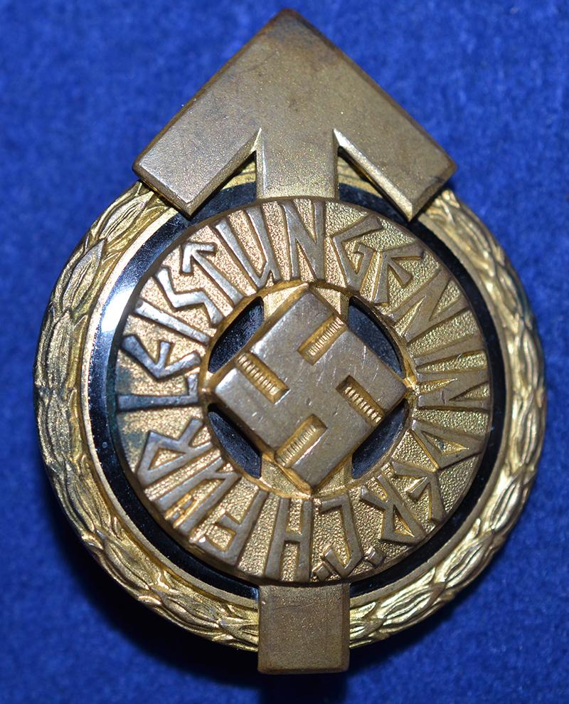 HITLER YOUTH LEADERS BADGE IN GOLD.