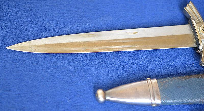 THIRD REICH NSFK FLYERS DAGGER BY GEBR HELLER, NEAR MINT CONDITION.