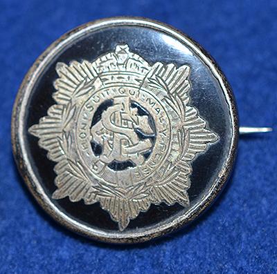 BRITISH WW1 MILITARY SILVER HALLMARKED BADGE.