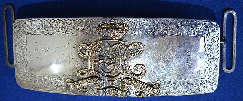 BRITISH VICTORIAN SILVER SHOULDER BELT POUCH OF THE LEICESTERSHIRE YEOMANRY CAVALRY.