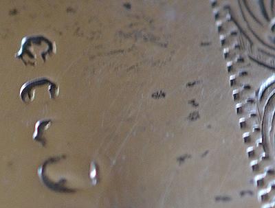 BRITISH VICTORIAN SILVER SHOULDER BELT POUCH OF THE LEICESTERSHIRE YEOMANRY CAVALRY.