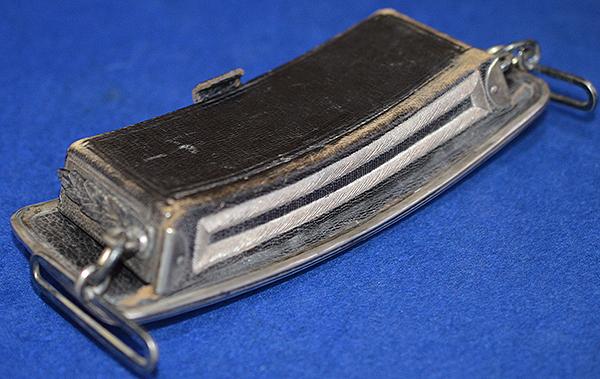 BRITISH VICTORIAN SILVER SHOULDER BELT POUCH OF THE LEICESTERSHIRE YEOMANRY CAVALRY.