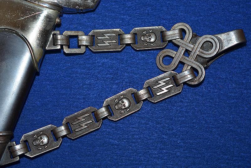 SS CHAINED LEADERS DAGGER 1936 MODEL, COMPLETE WITH TYPE 1 CHAINS.