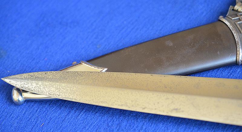 SS CHAINED LEADERS DAGGER 1936 MODEL, COMPLETE WITH TYPE 1 CHAINS.