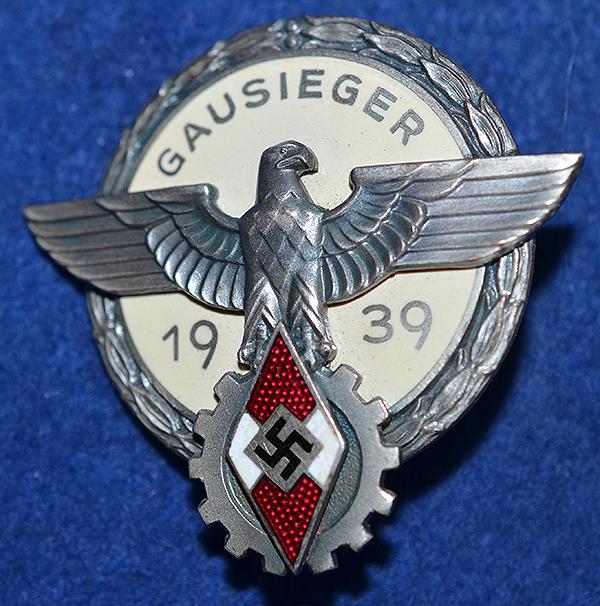 HITLER YOUTH 1939 GAUSIEGER BADGE IN SILVER.