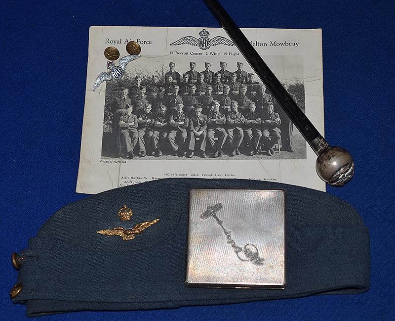 WW2 RAF PILIOTS GROUPING.