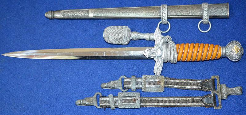 LUFTWAFFE 2ND MODEL DAGGER BY SMF, COMPLETE WITH DELUXE STRAPS AND SILVER KNOT, NEAR MINT.
