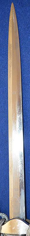 GERMAN ARMY OFFICER DAGGER 1935 MODEL BY HOLLER COMPLETE WITH STRAPS AND KNOT.