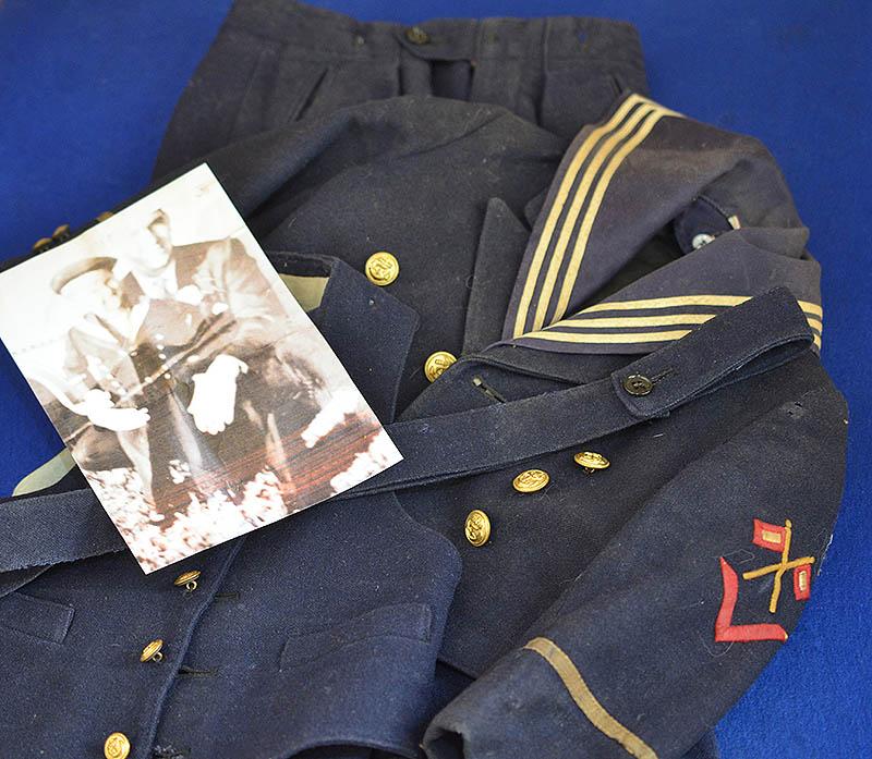 GERMAN 1930's CHILDS NAVAL UNIFORM WITH PHOTOGRAPH OF THE BOY WEARING THIS ACTUAL UNIFORM.