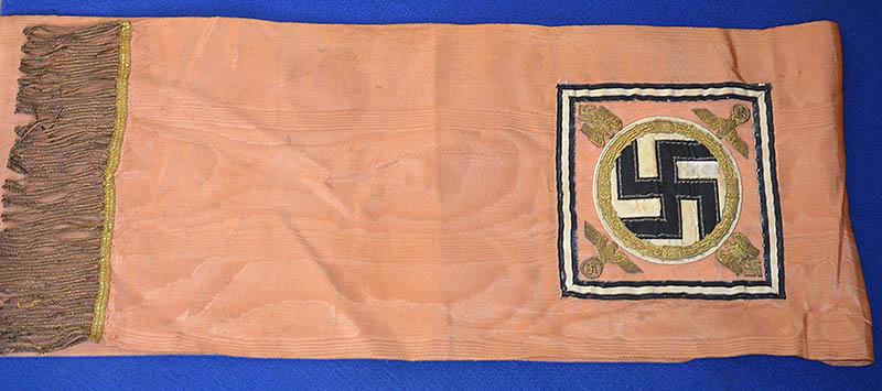 ADOLF HITLER BULLION FUHRER STANDARD, WREATH RIBBON.