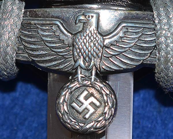 GERMAN ARMY OFFICERS DAGGER 1935 MODEL BY HOLLER COMPLETE WITH SILVER KNOT.