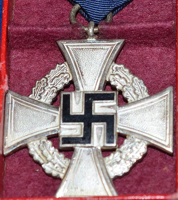 THIRD REICH CASED 25 YEAR FAITHFULL SERVICE CROSS.