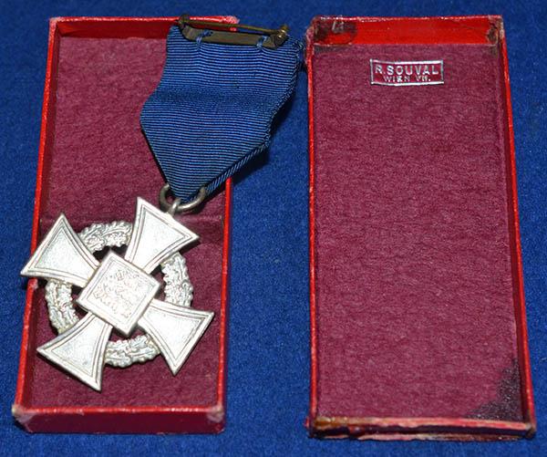 THIRD REICH CASED 25 YEAR FAITHFULL SERVICE CROSS.