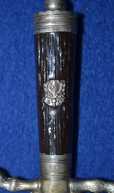 THIRD REICH MINIATURE HUNTING DAGGER BY HORSTER.