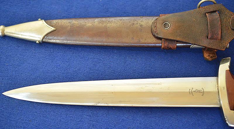 SA DAGGER 1933 MODEL BY WINGEN COMPLETE WITH RARE BROWN LEATHER FROG HANGER.