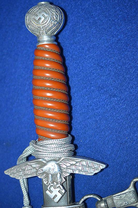 THIRD REICH LUFTWAFFE 2ND MODEL OFFICERS DAGGER BY HORSTER COMPLETE WITH STRAPS AND KNOT.