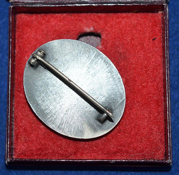 THIRD REICH CASED SILVER WOUND BADGE BY STEINHAUER & LUCK.