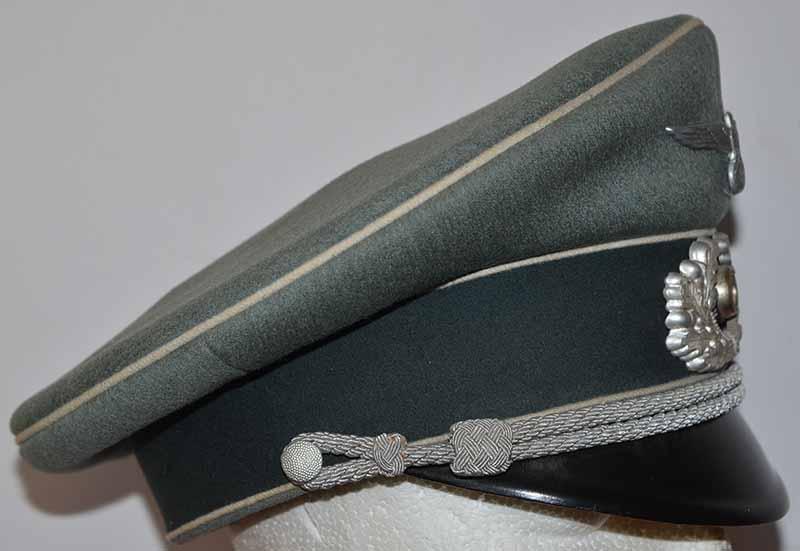 THIRD REICH ARMY INFANTRY OFFICERS PEAK CAP BY EREL.