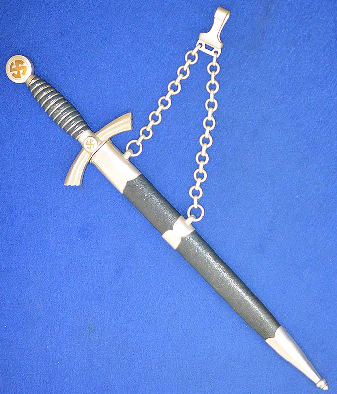 LUFTWAFFE 1ST MODEL DAGGER BY SMF, NEAR MINT CONDITION.