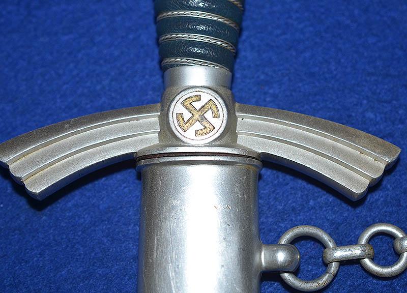 LUFTWAFFE 1ST MODEL DAGGER BY SMF, NEAR MINT CONDITION.